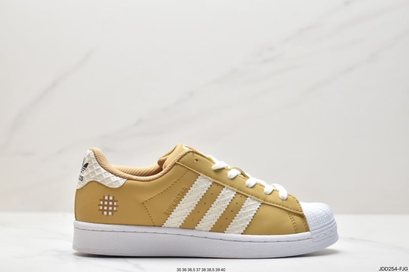 Adidas Sneakers